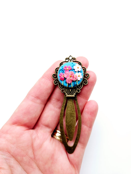 Bookmark vintage style - flower field