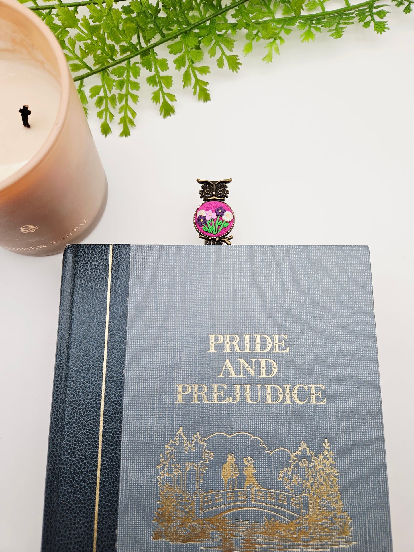 Bookmark vintage owl - purple flowers