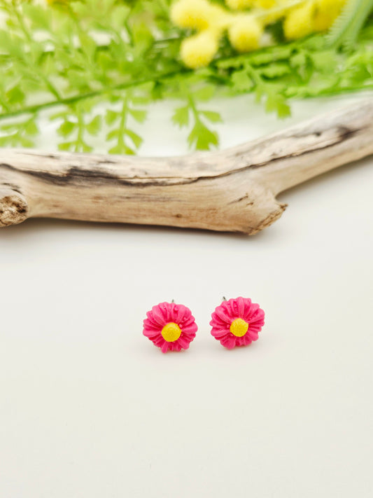 Earring studs - cute pink daisies
