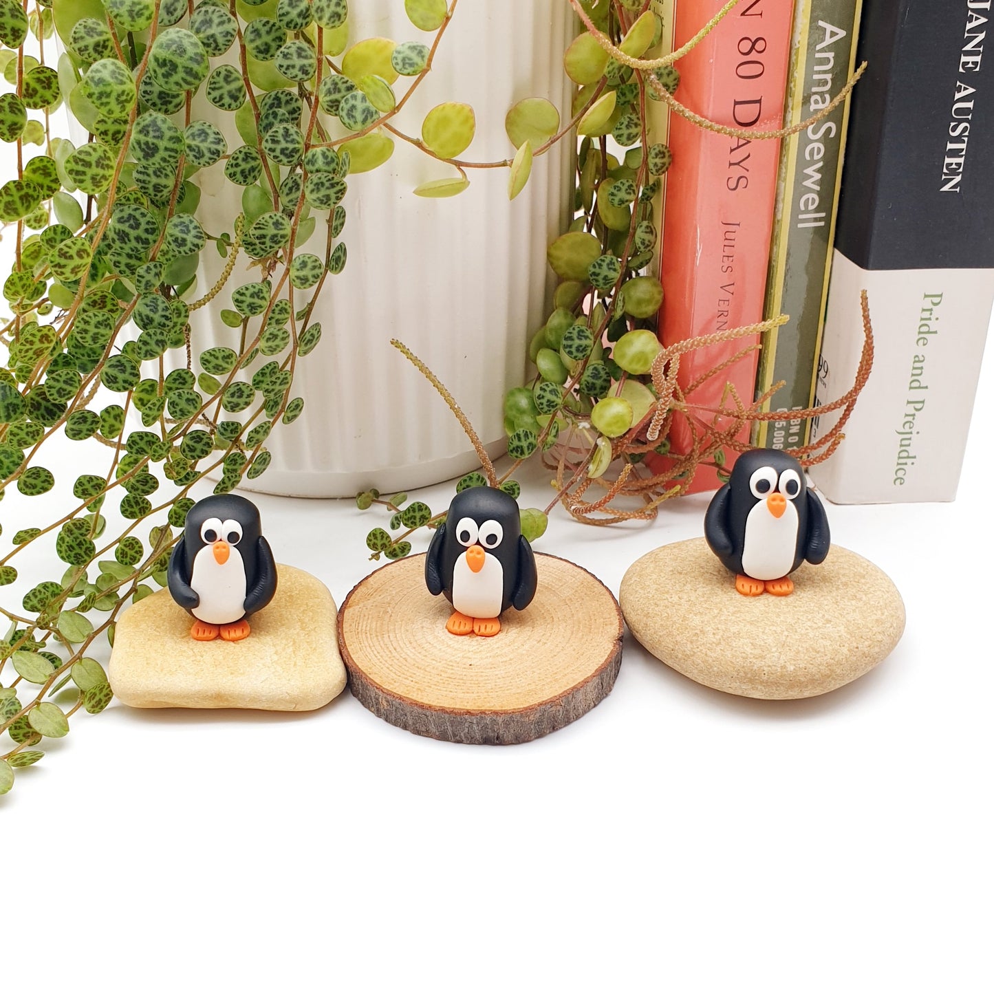 Fairy Penguin miniature sculpture
