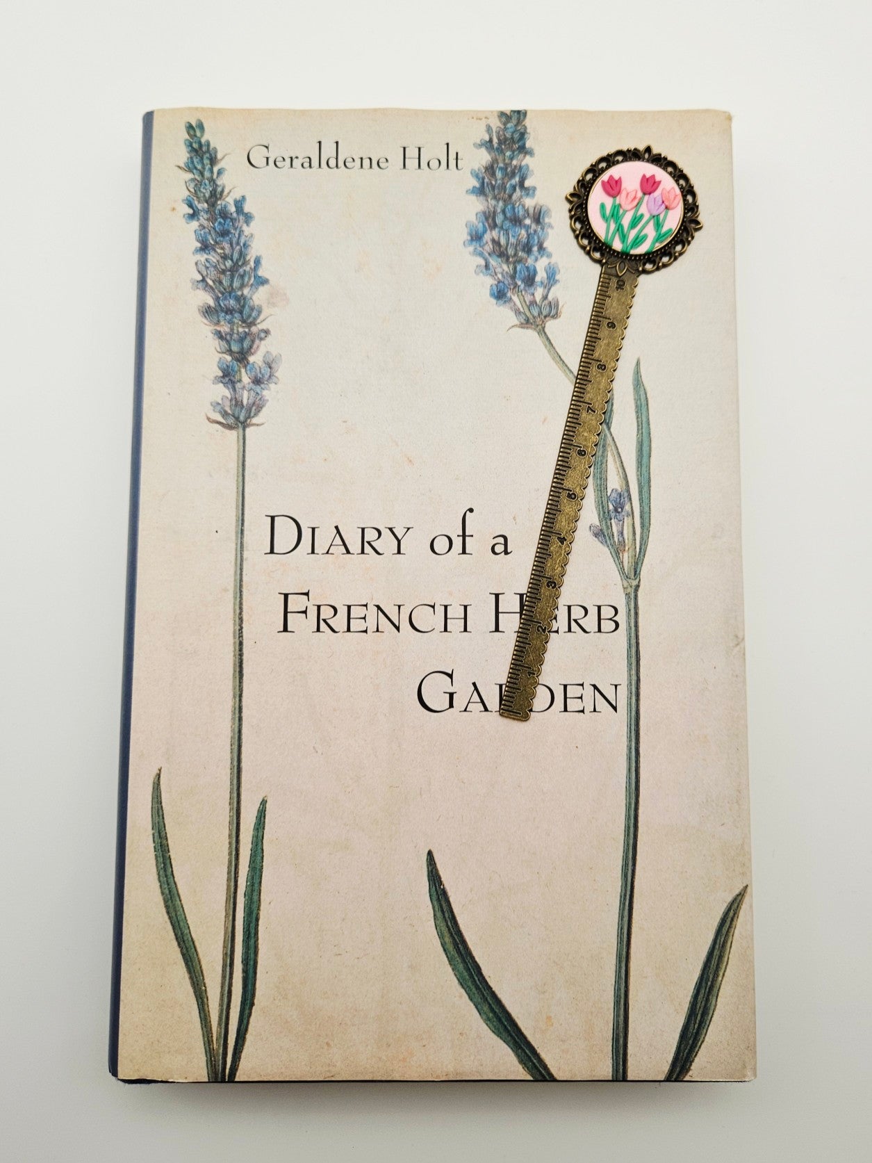Bookmark vintage style - tulip tape measure