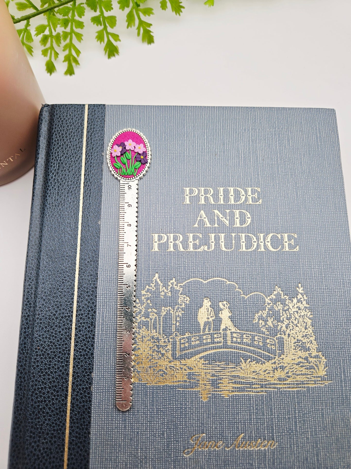Bookmark vintage tape measure - purple flowers