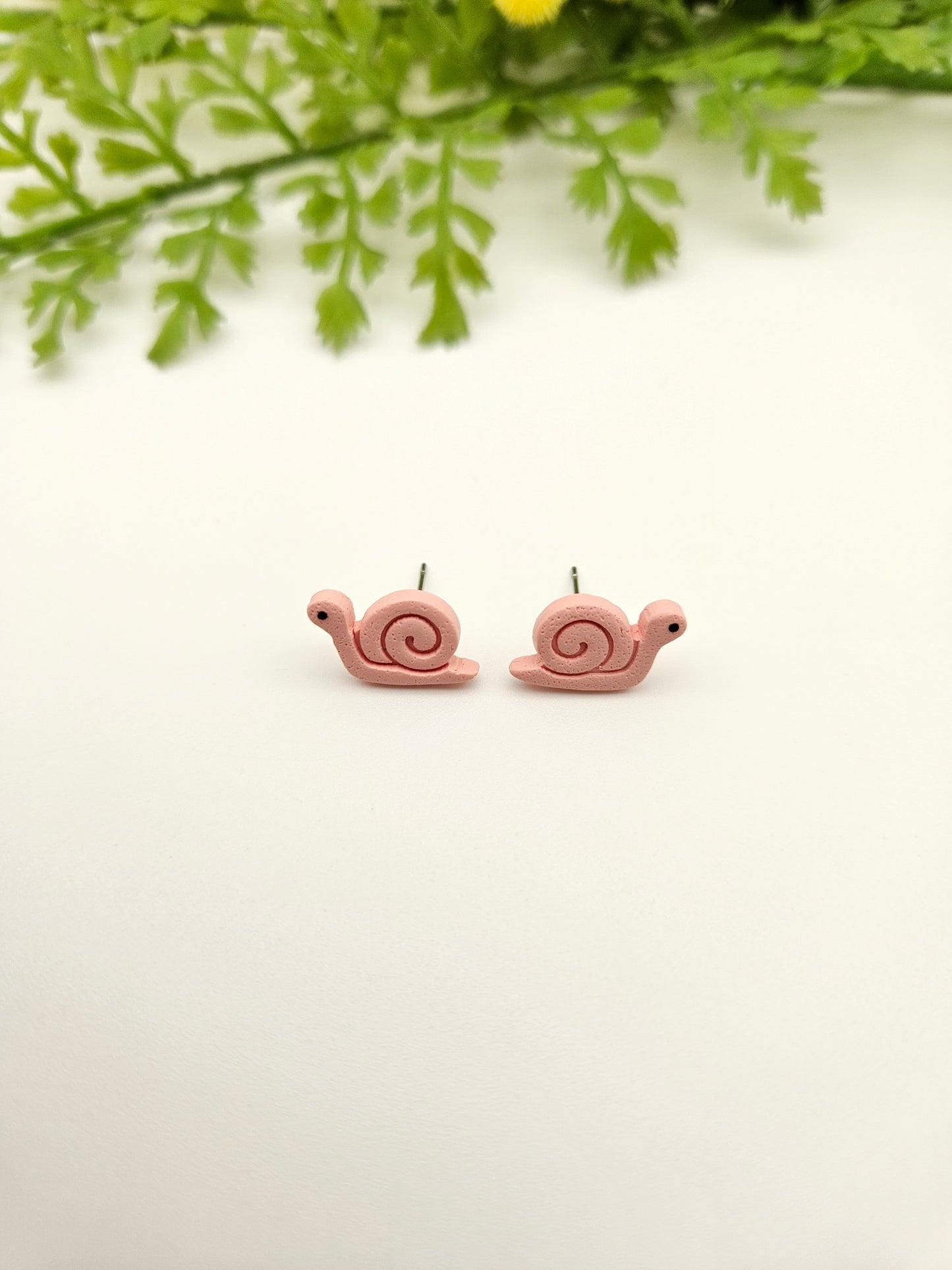 Earring studs - pink snails