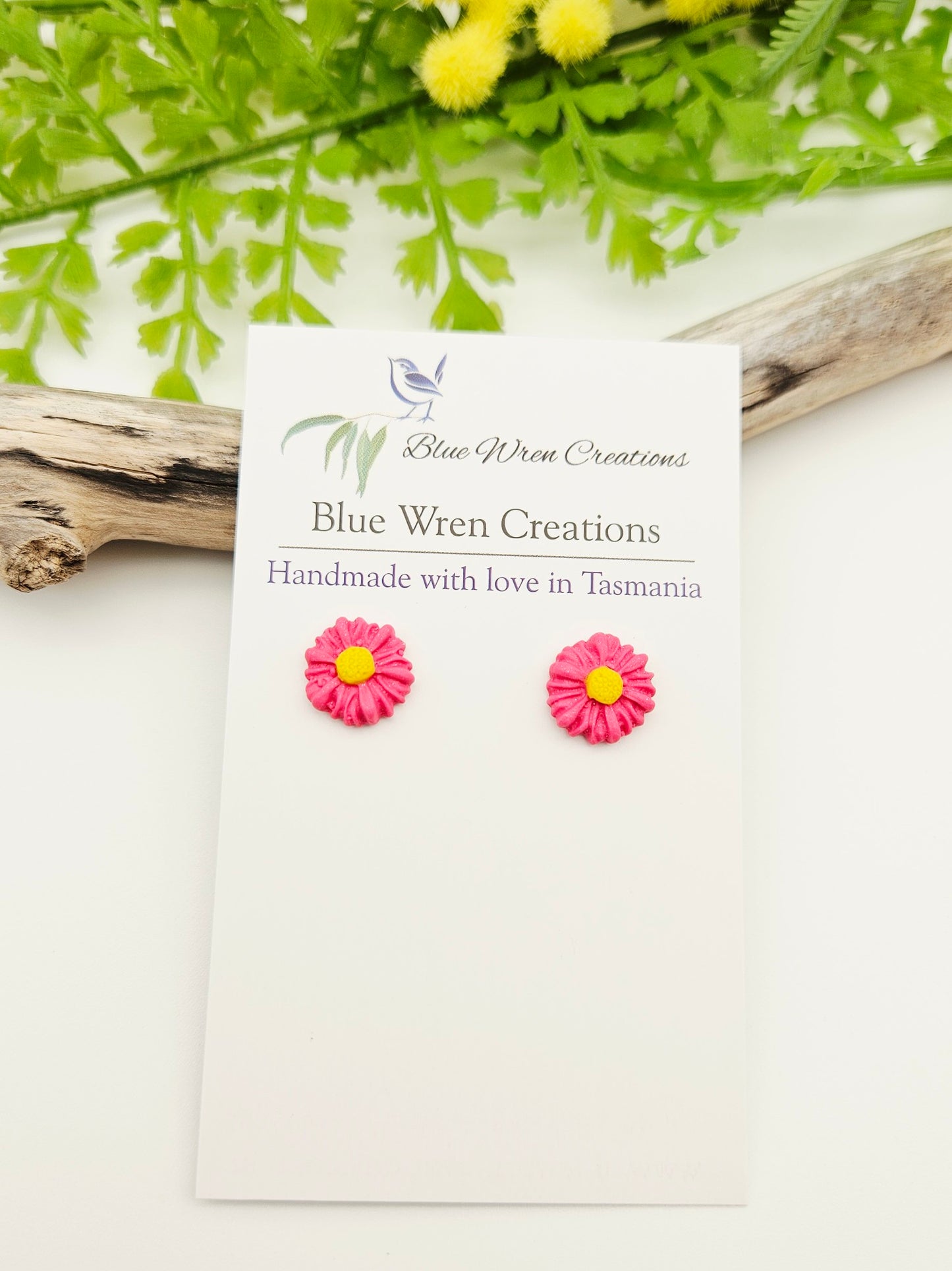 Earring studs - cute pink daisies