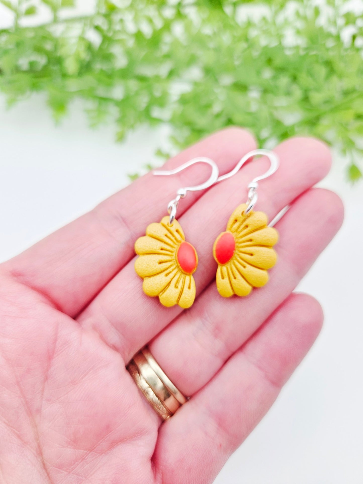 Earring dangles - retro half flower mini