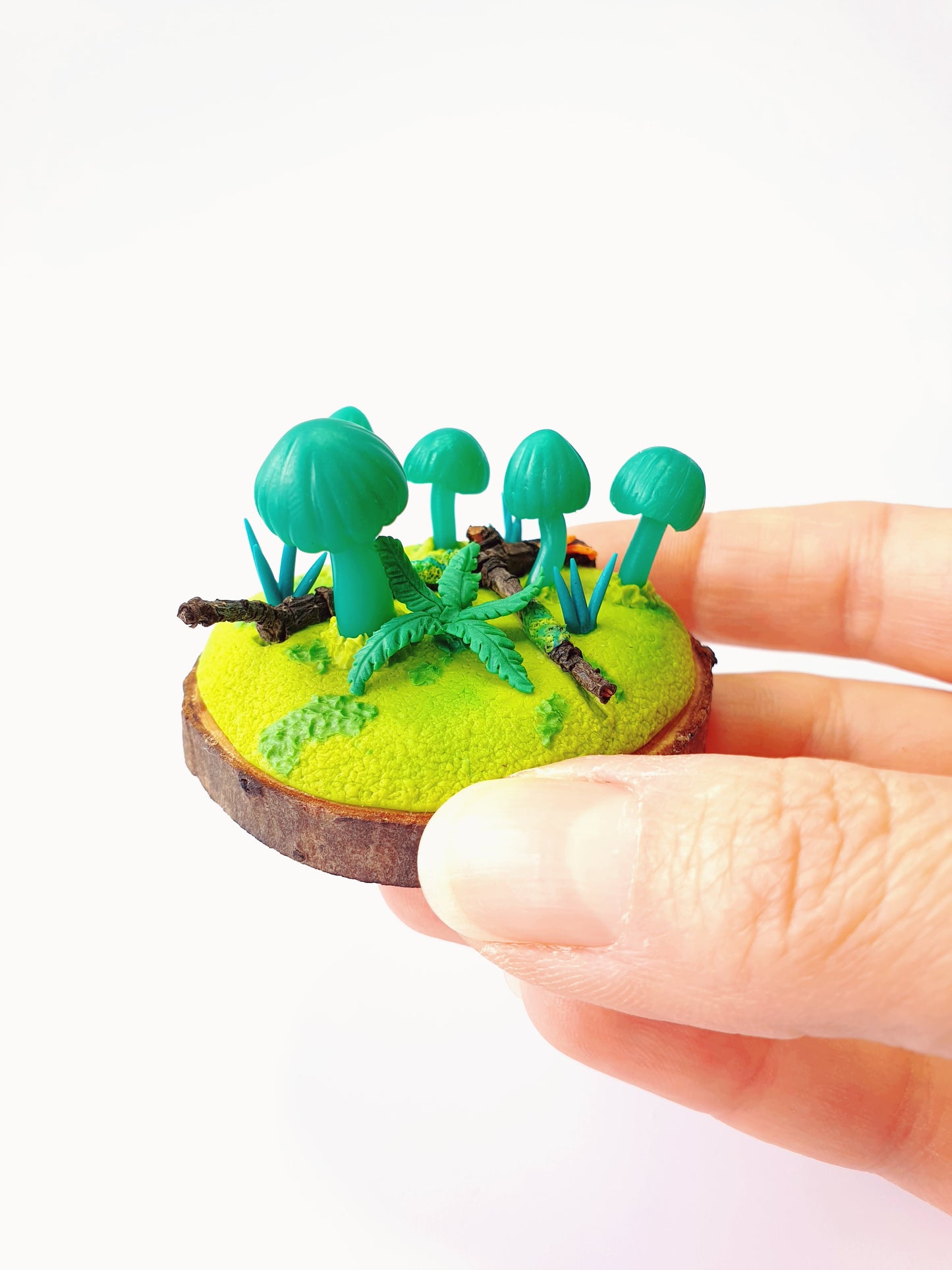 Mushroom forest fungi & fern sculpture - green translucent mushrooms